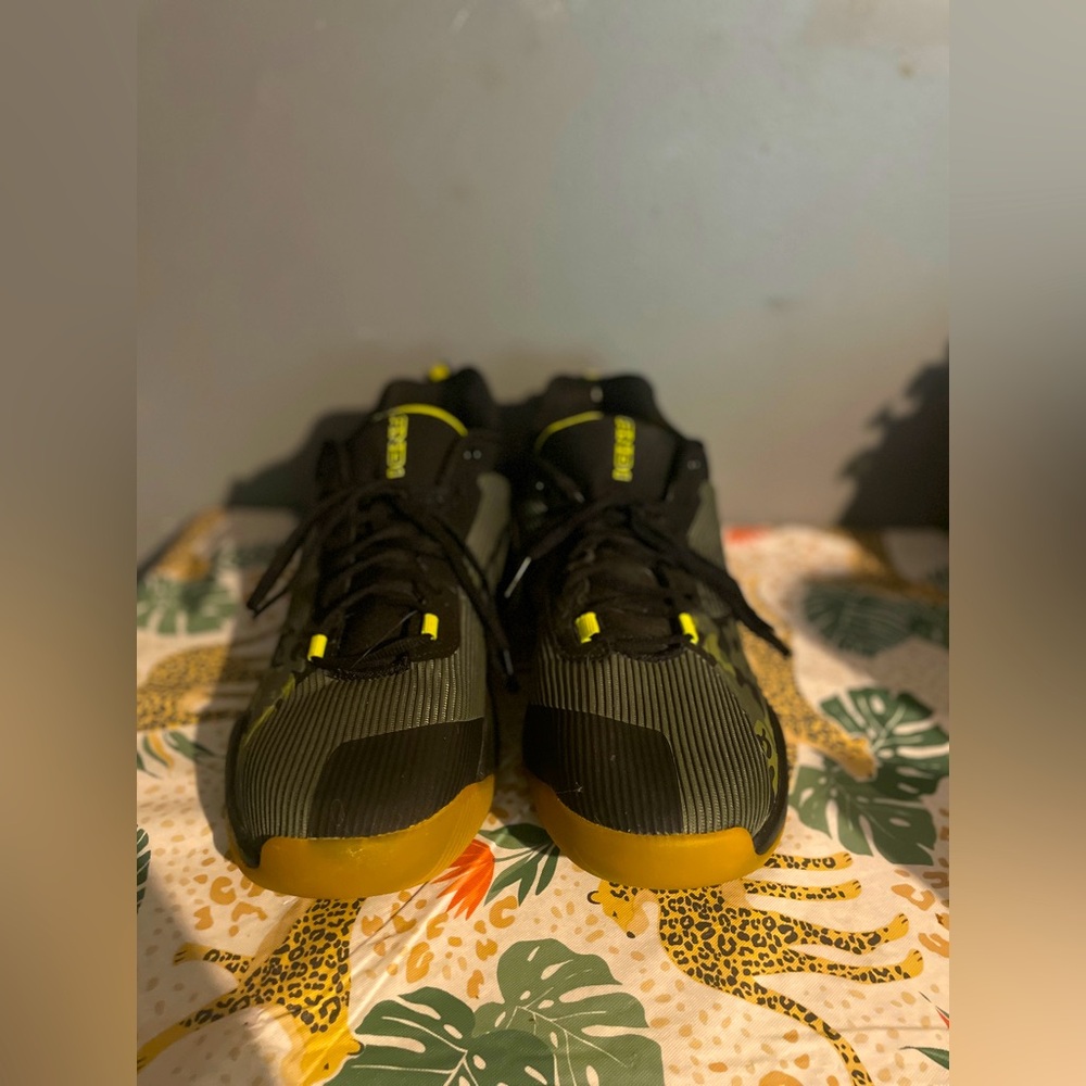 AND1 Mens VroomCamouflage Basketball Sneakers